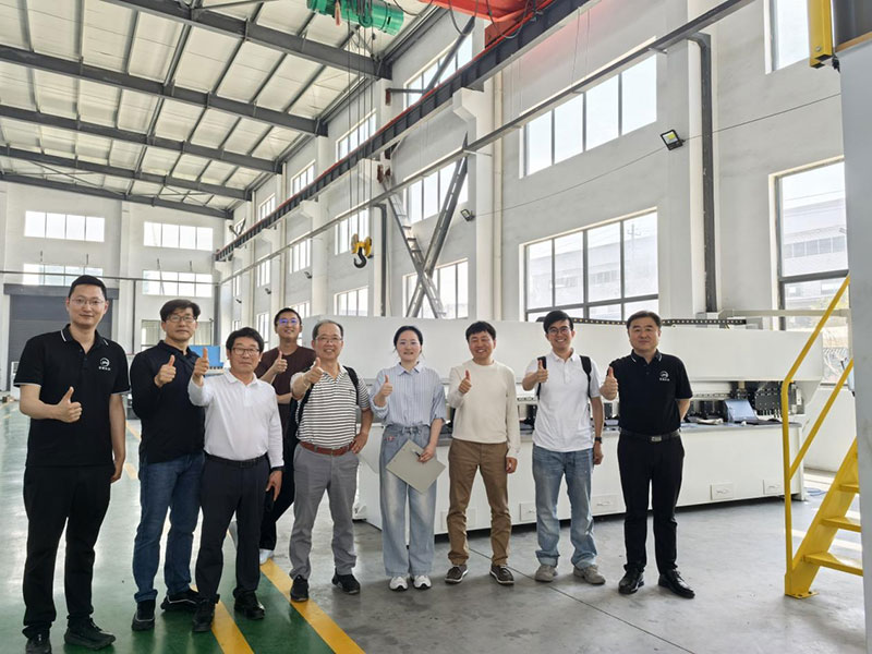 Mở rộng các thị trường mới · Củng cố quan hệ đối tác lâu dài - Đối tác Hàn Quốc đến thăm nhà máy của chúng tôi và tăng cường hợp tác